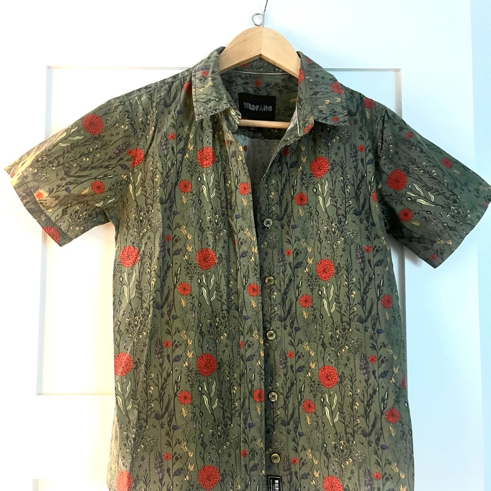Wildfang Green and Red Floral Casual Shirt